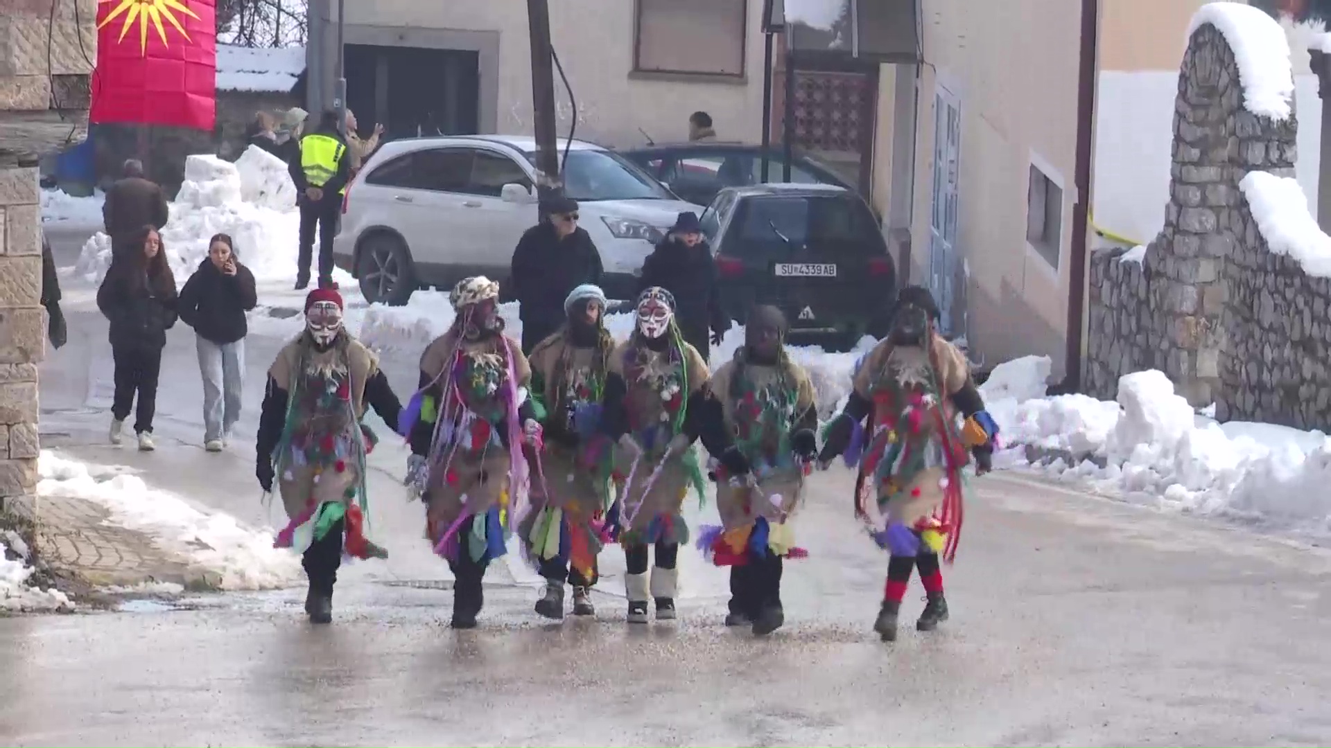 Со традиционалното дефиле под маските почна Вевчанскиот карневал