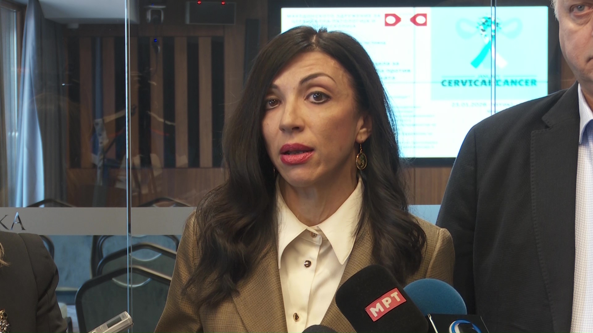 18 годишна девојка најмлада пациентка со цервикален карцином, за една година двојно повеќе заболени