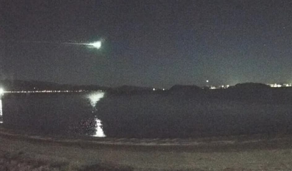 Мистериозна светлина на небото над Нов Зеланд (ВИДЕО)