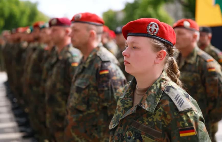 Над 40.000 прашалници испратени за 18-годишници за да ги пополнат во рамките на новиот закон за германската воена служба