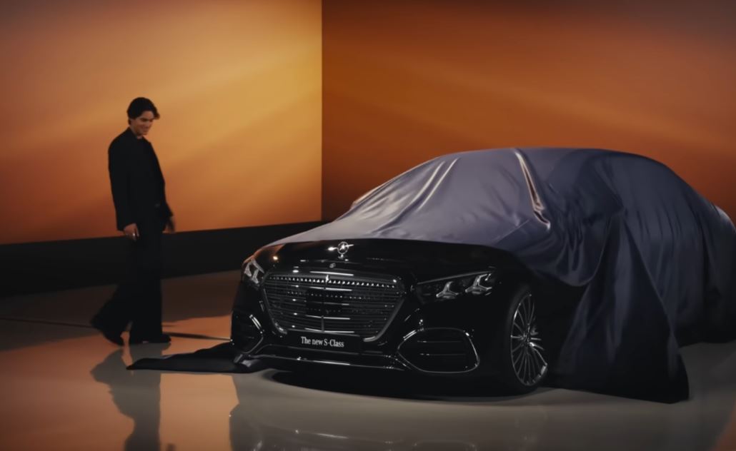 Видео: Мерцедес ја претстави освежената S класа