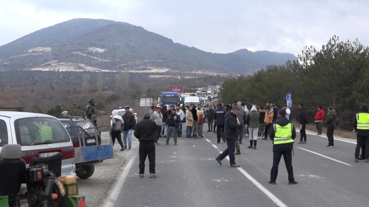 Тричасовен протест со блокада на Плетвар
