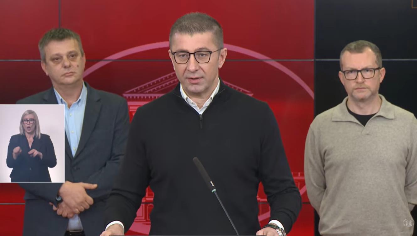 Мицкоски: Постигнат е договор, околу 11.000 административци ќе земат покачување на платите од скоро 40% до 2028 година