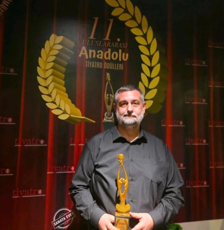 Дејан Пројковски доби награда за режија на 11. Интернационален театарски фестивал во Истанбул