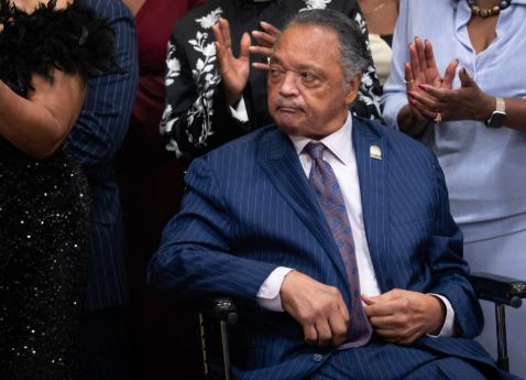 Почина Џеси Џексон, лидер за граѓански права и поранешен американски претседателски кандидат