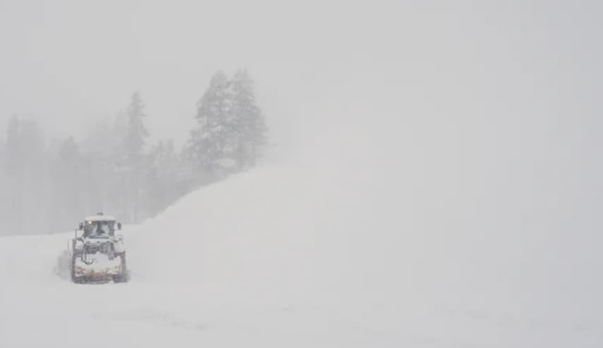 Уште една лавина затрупа луѓе во Австрија- еден загинат, има повредени