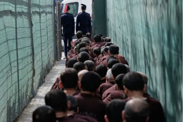 Дваесетина Германци, поранешни борци на Исламската држава се префрлени во Ирак