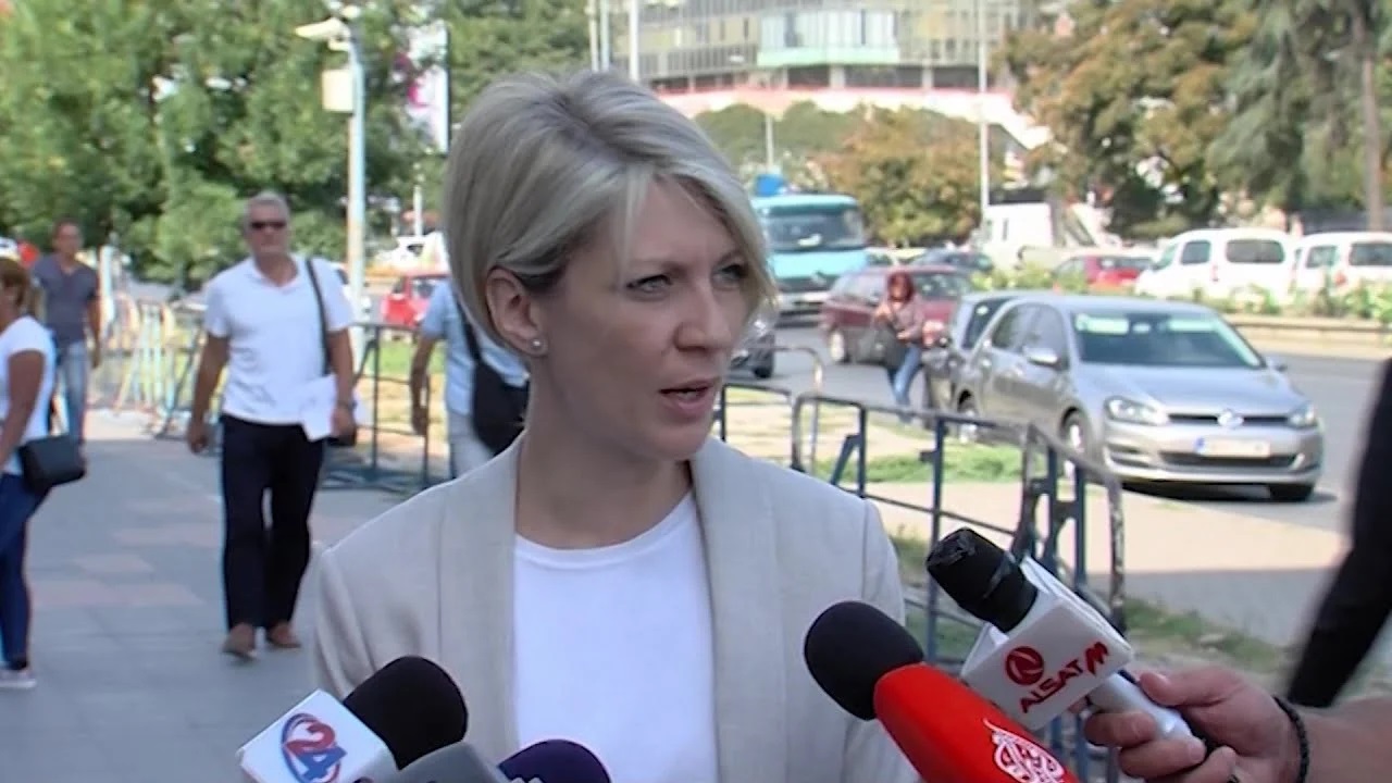 Ленче Ристоска остро реагира откако премиерот Христијан Мицкоски јавно соопшти дека таа „не е во игра“
