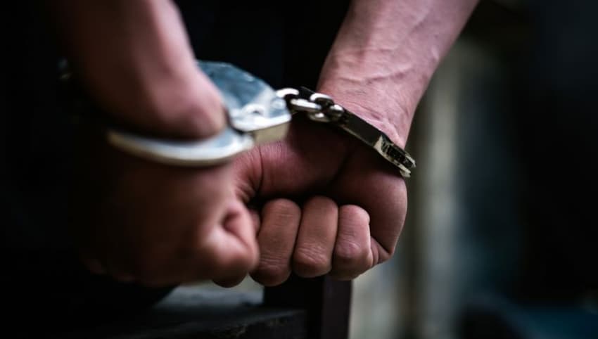 Американец избодел до смрт деветгодишно девојче- на суд тврди дека „го контролирала НАСА“