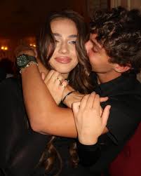 Познатиот возач на Формула 1 раскина со атрактивната Чехиња