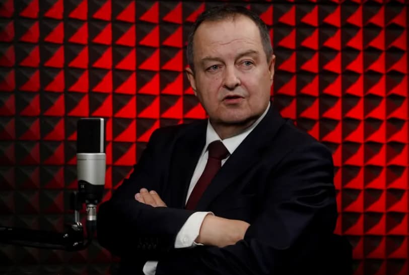 Српскиот министер Дачиќ е симнат од респиратор