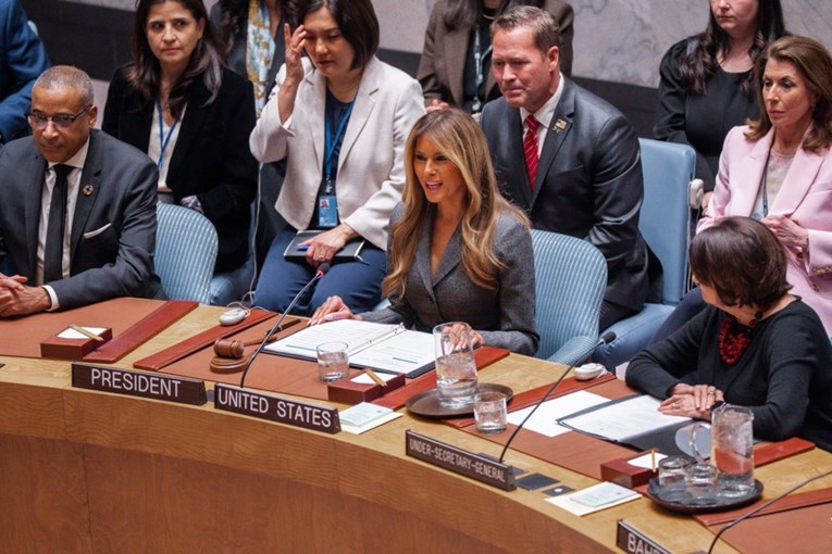 Меланија Трамп претседаваше со СБ на ОН: Изградете идна генерација лидери кои ќе го прифатат мирот преку образование