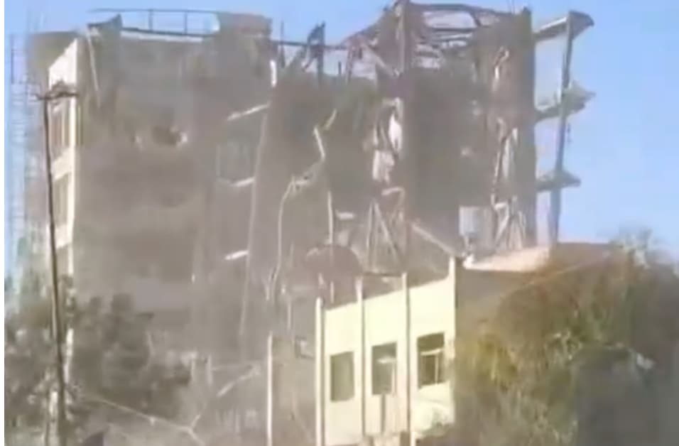 Срамнета е со земја зградата во која се избирал новиот лидер на Иран (ВИДЕО)