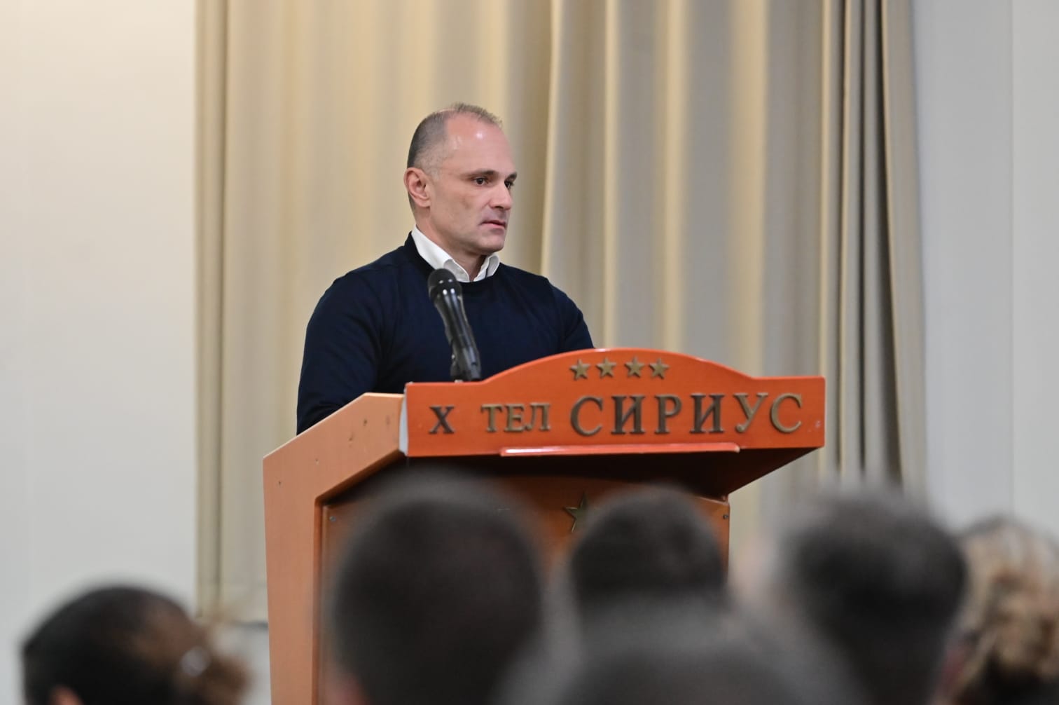 Филипче: Буџетската дупка е околу 2 милијарди евра, компаниите затвораат поради долгови