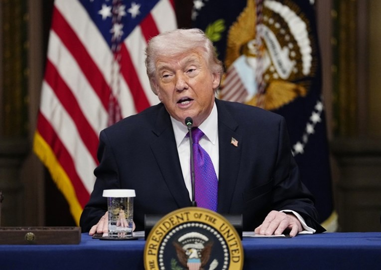 Трамп: Новиот ирански лидер мора да добие одобрување од САД