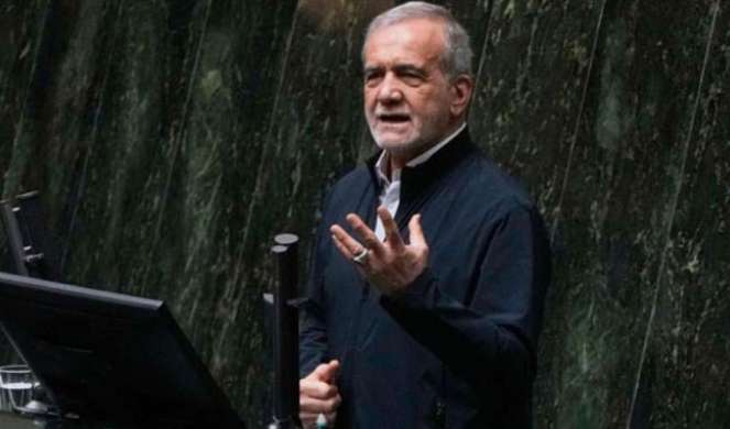 Иранскиот претседател: Живеат во илузија оние кои мислат дека може да го уништат Иран