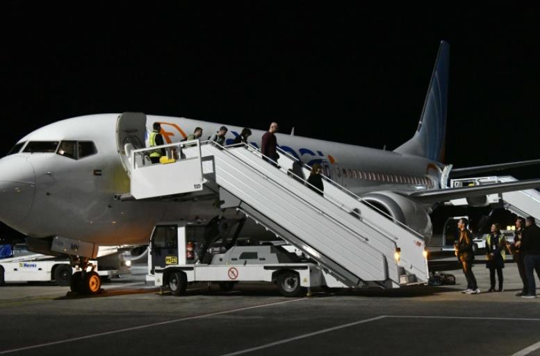 Македонски државјани од Саудиска Арабија, Кувајт и Бахреин со специјален лет се враќаат во земјава