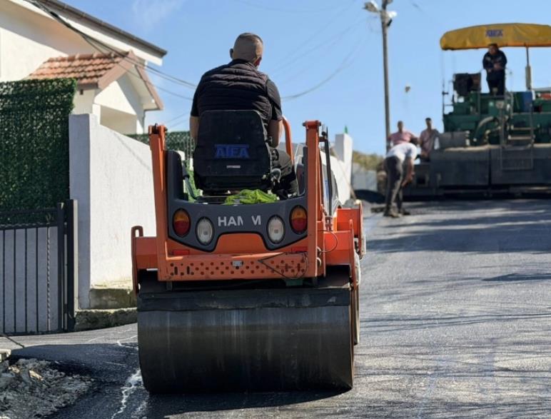Нов асфалт до и околу црквата „Св.Архангел“ во Ново Село, Ѓорче Петров
