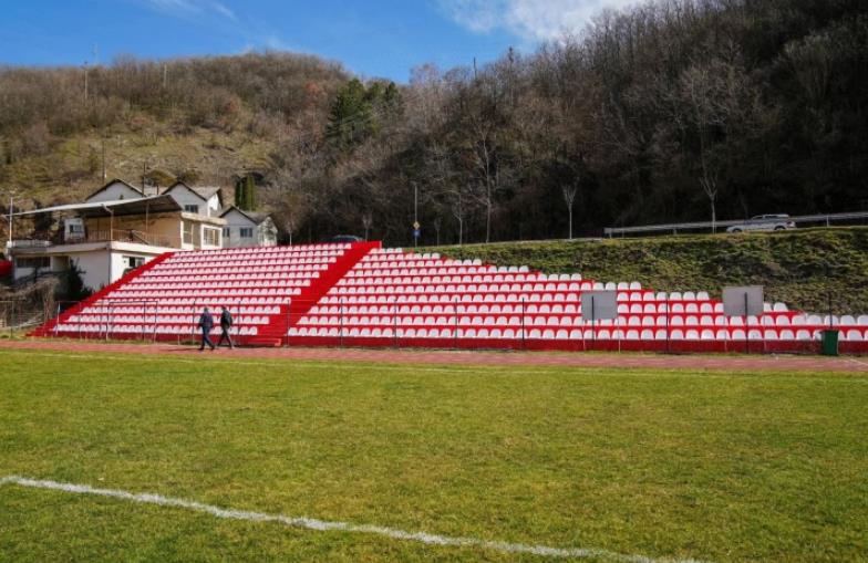 Крива Паланка доби нови спортски трибини на фудбалскиот стадион