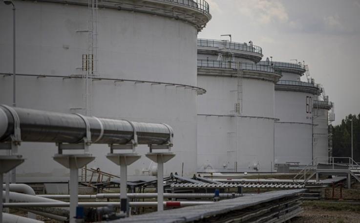 Берзите и цената на нафтата мируваат, ракетите продолжуваат да го тресат Блискиот Исток