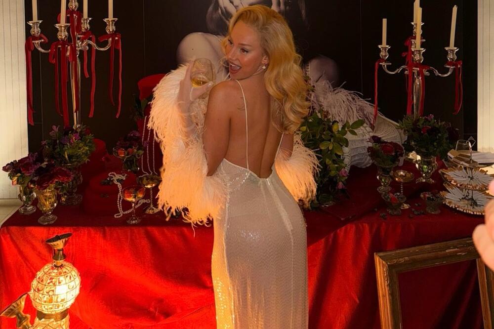 Конечно фатени заедно-Мбапе во врска со ѕвезда од хитови на Нетфликс!