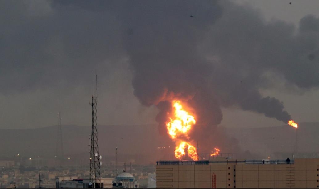 Цената на нафтата повторно достигна 100 долари за барел и покрај огромните количини ослободени од глобалните резерви