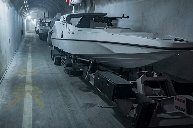 Иран објави снимка од тунел: Наскоро ќе употребиме моќно оружје (ВИДЕО)