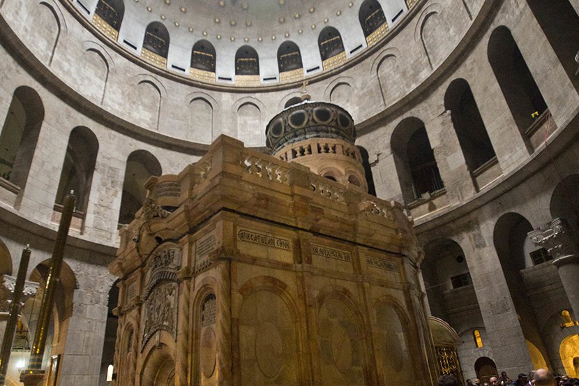 Иран со ракети го гаѓа Ерусалим- погодено место во близина на Храмот на Христовото воскресение (ВИДЕО)