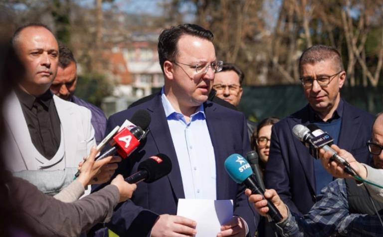 Николоски: Решението за транспортерите се движи во насока на издавање долгорочни работни визи