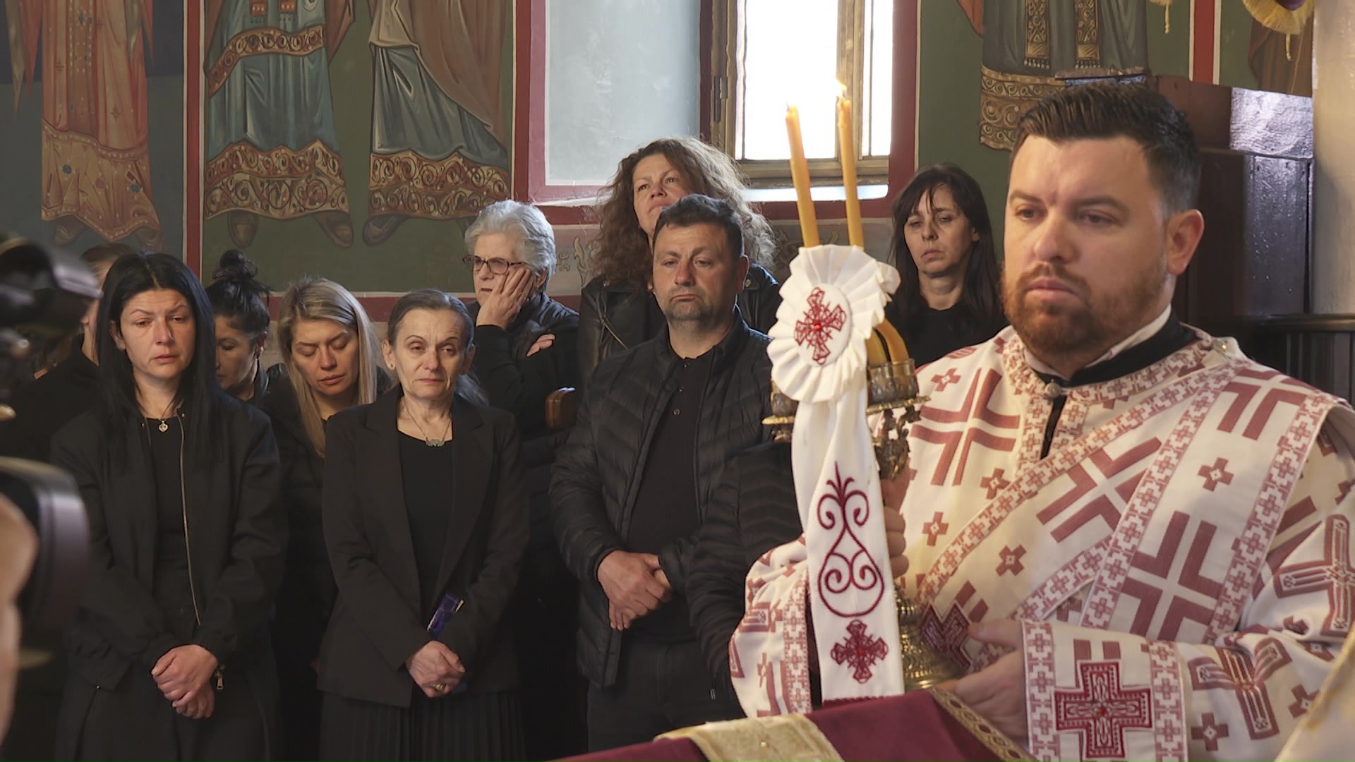 Една година непребол – Кочани се сеќава на 63-те згаснати млади животи во дискотеката „Пулс“