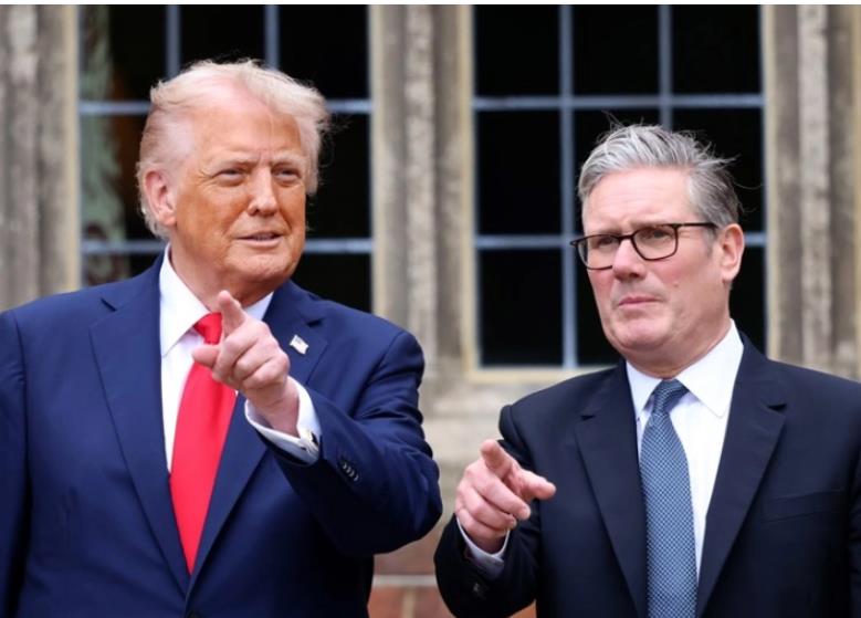 Стармер и Трамп разговарале за Блискиот Исток и Ормускиот теснец