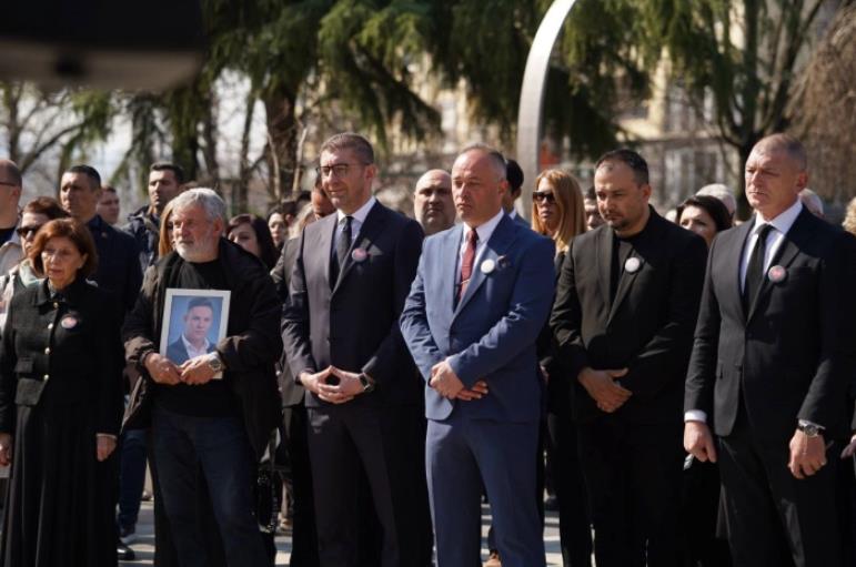 Мицкоски на одбележувањето на годишнината од пожарот во Кочани: Нека споменот за нив остане вечен