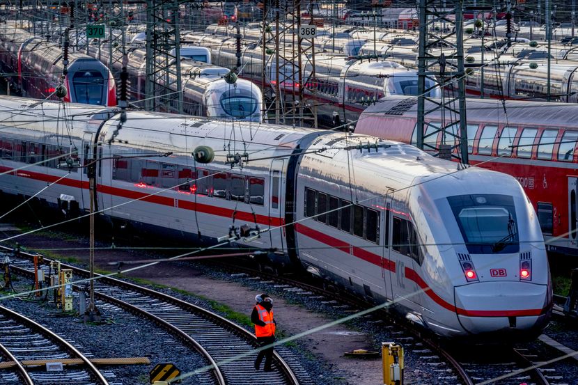 Во четврток се очекува колапс на јавниот сообраќај во Германија- најавени се предупредувачки штрајкови