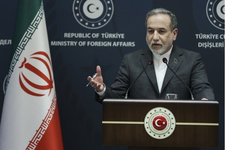 Иран: Ормутскиот теснец е отворен за сите, освен за агресорите