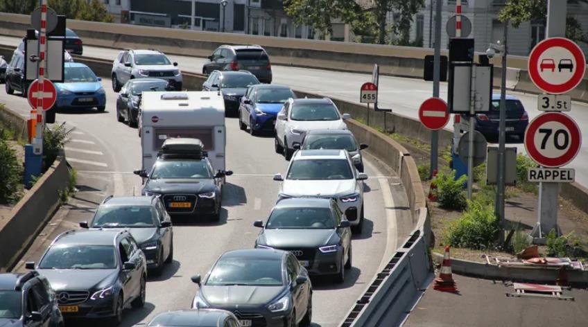 Франција ја потресува огромен скандал: Дури милион автомобили на патиштата возат со лажни таблички