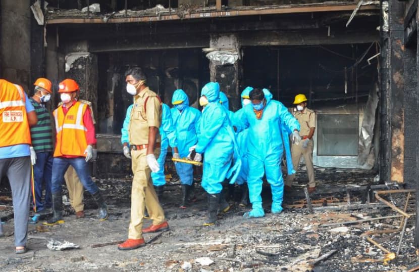 Ужас во болница во Индија: Најмалку 10 загинати во пожар на интензивно одделение (ВИДЕО)