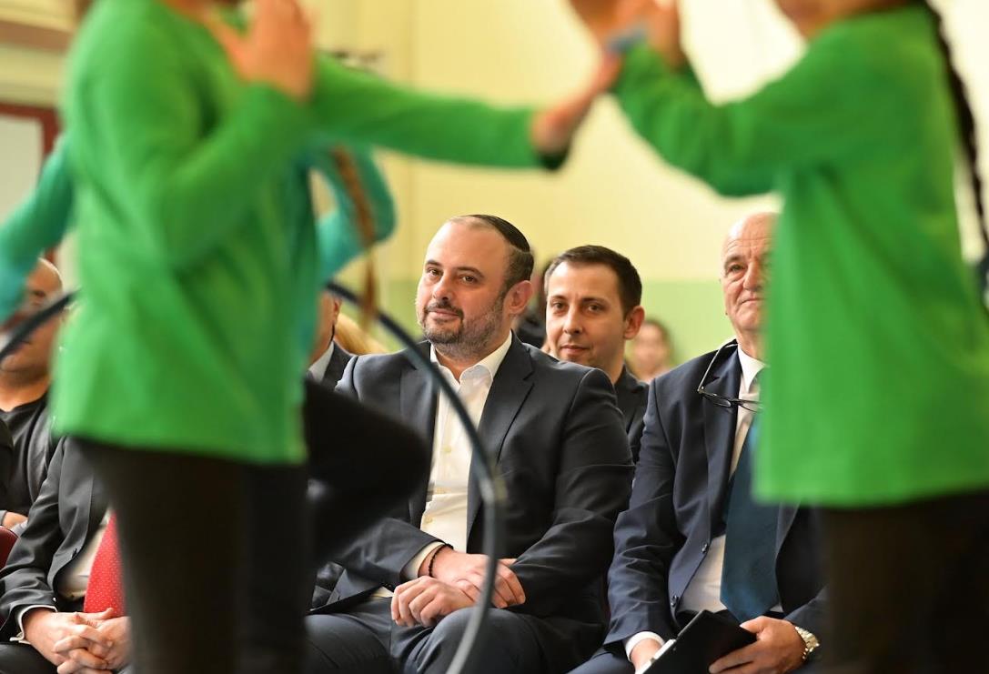 Градоначалникот на Град Скопје присуствуваше на одбележувањето на патрониот празник на ООУ „Кузман Шапкарев“ во Драчево