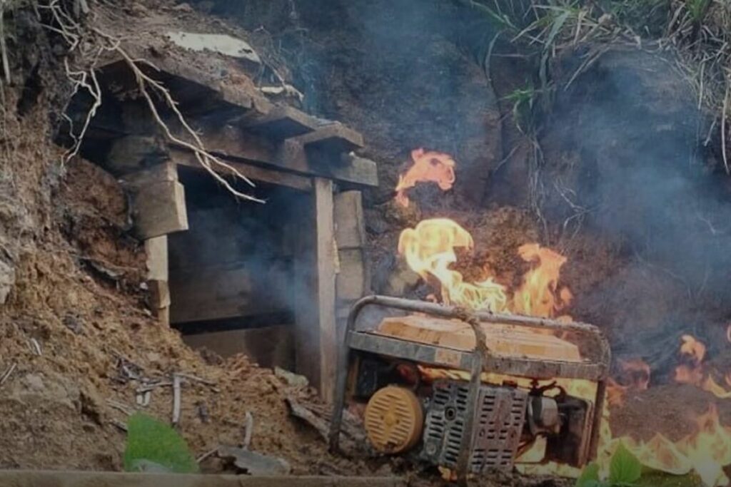 Започнува ли нова војна- Еквадор отвори оган на границата, претседателот на Колумбија потврди дека се пронајдени 27 тела