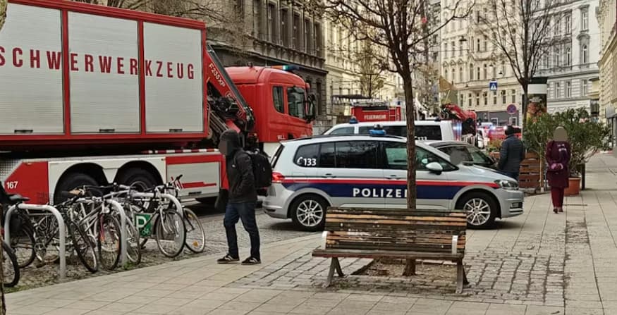 Драма на градилиште во Виена: Еден работник едвај е извлечен од урнатините, се стравува дека има уште мртви