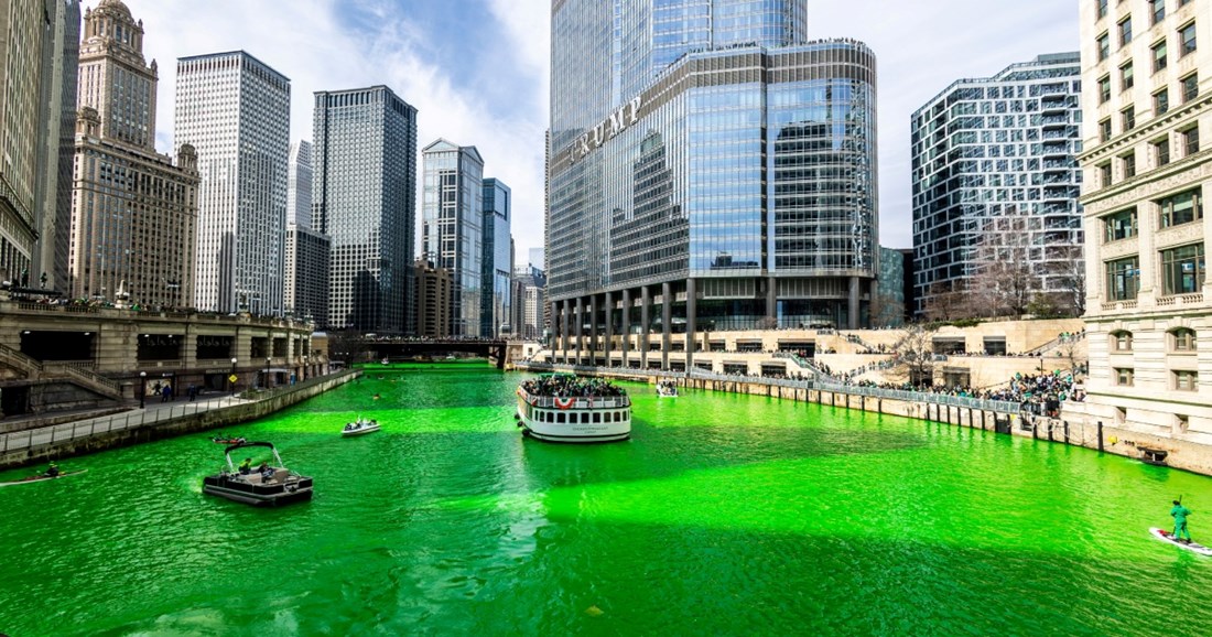Во Чикаго ја обоија реката во чест на празникот Сент Патрик (ВИДЕО)