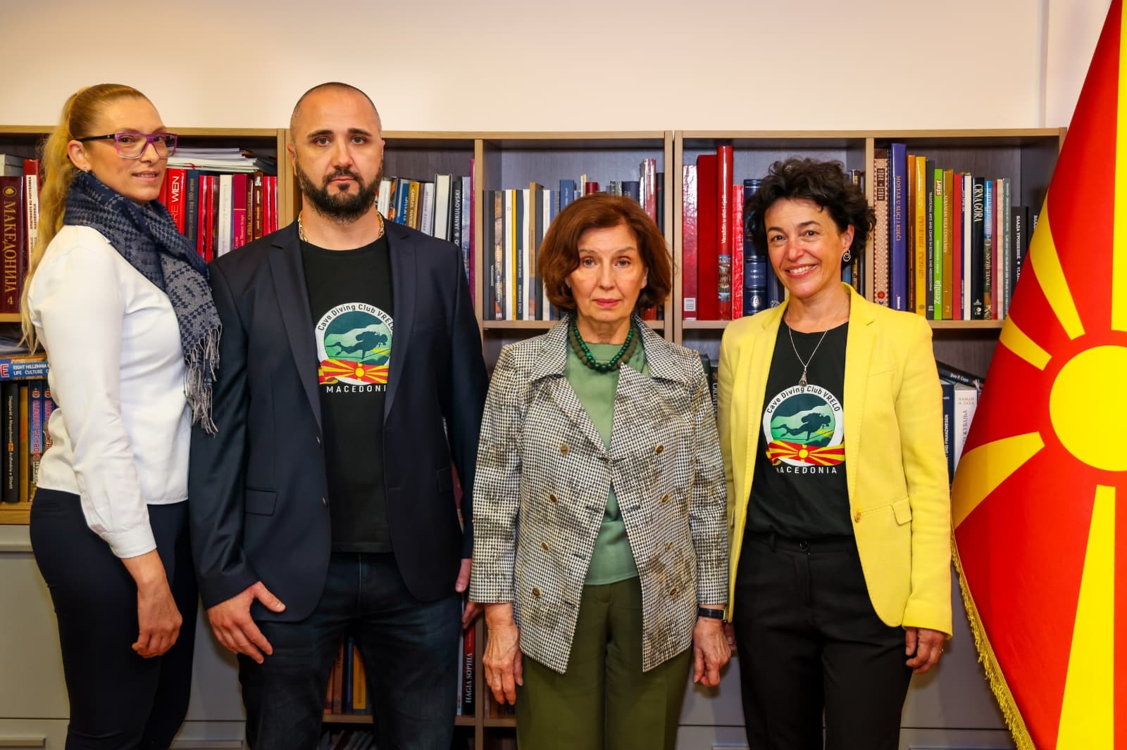 Средба на претседателката Сиљановска- Давковса со членови на спелеонуркачкиот клуб „Врело“