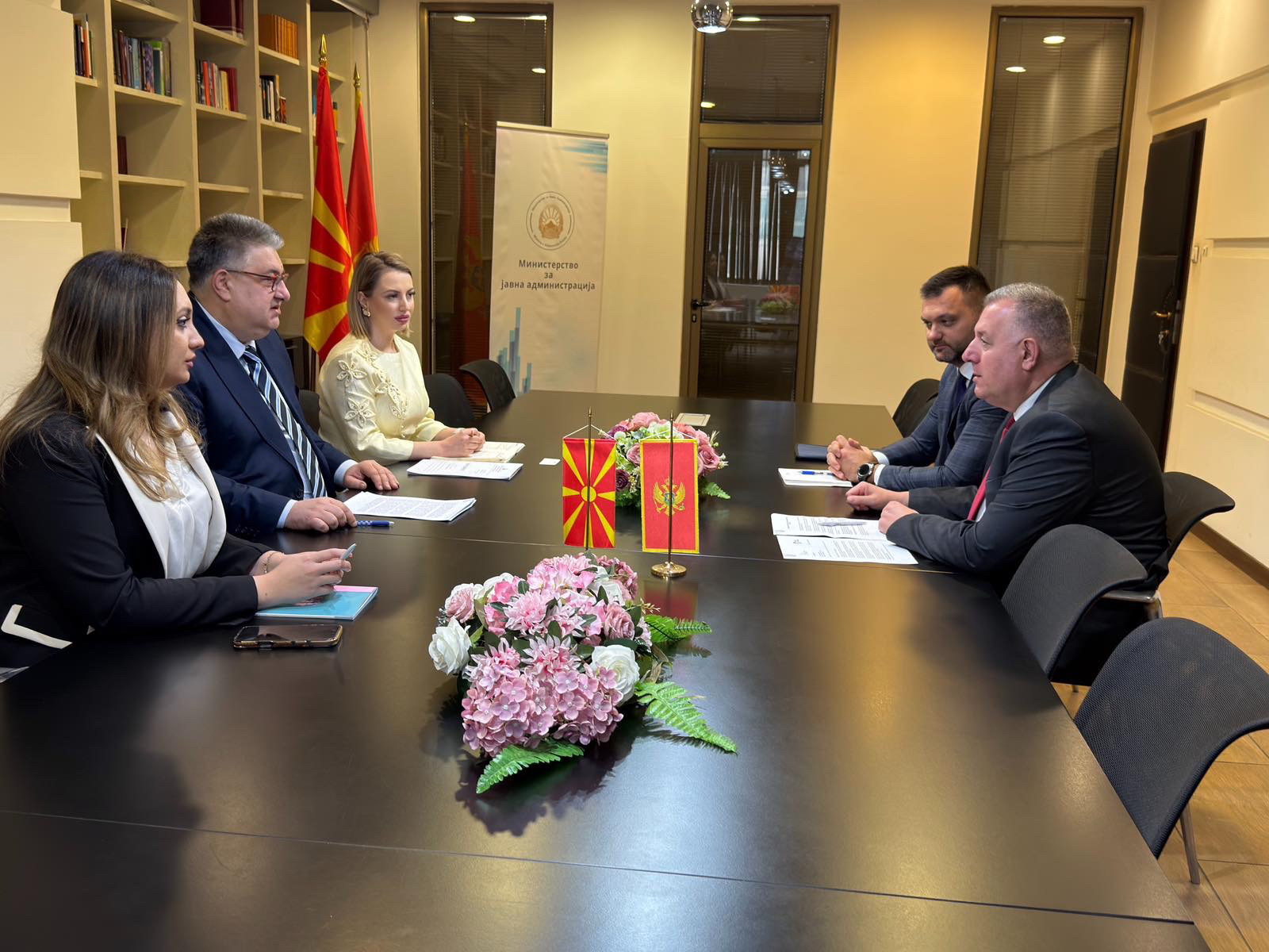 Минчев–Миљаниќ:Преку зголемена соработка помеѓу Македонија иа Црна Гора до модерна и професионална јавна администрација