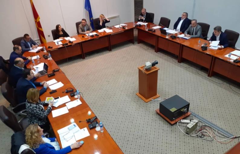 Државниот јавен обвинител не може да има двојно државјанство - изгласаа пратениците на собраниската Комисија за политички систем и односи меѓу заедниците