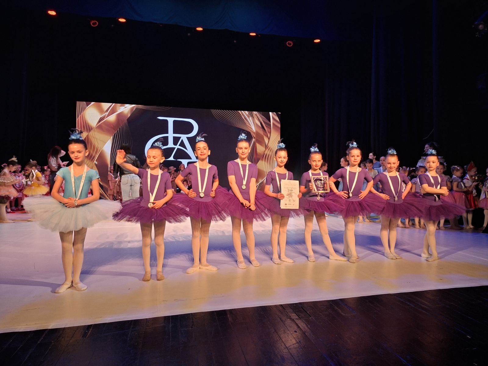 Нашите балерини освоија 4 први места, 2 втори и 1 трето место во Црна Гора