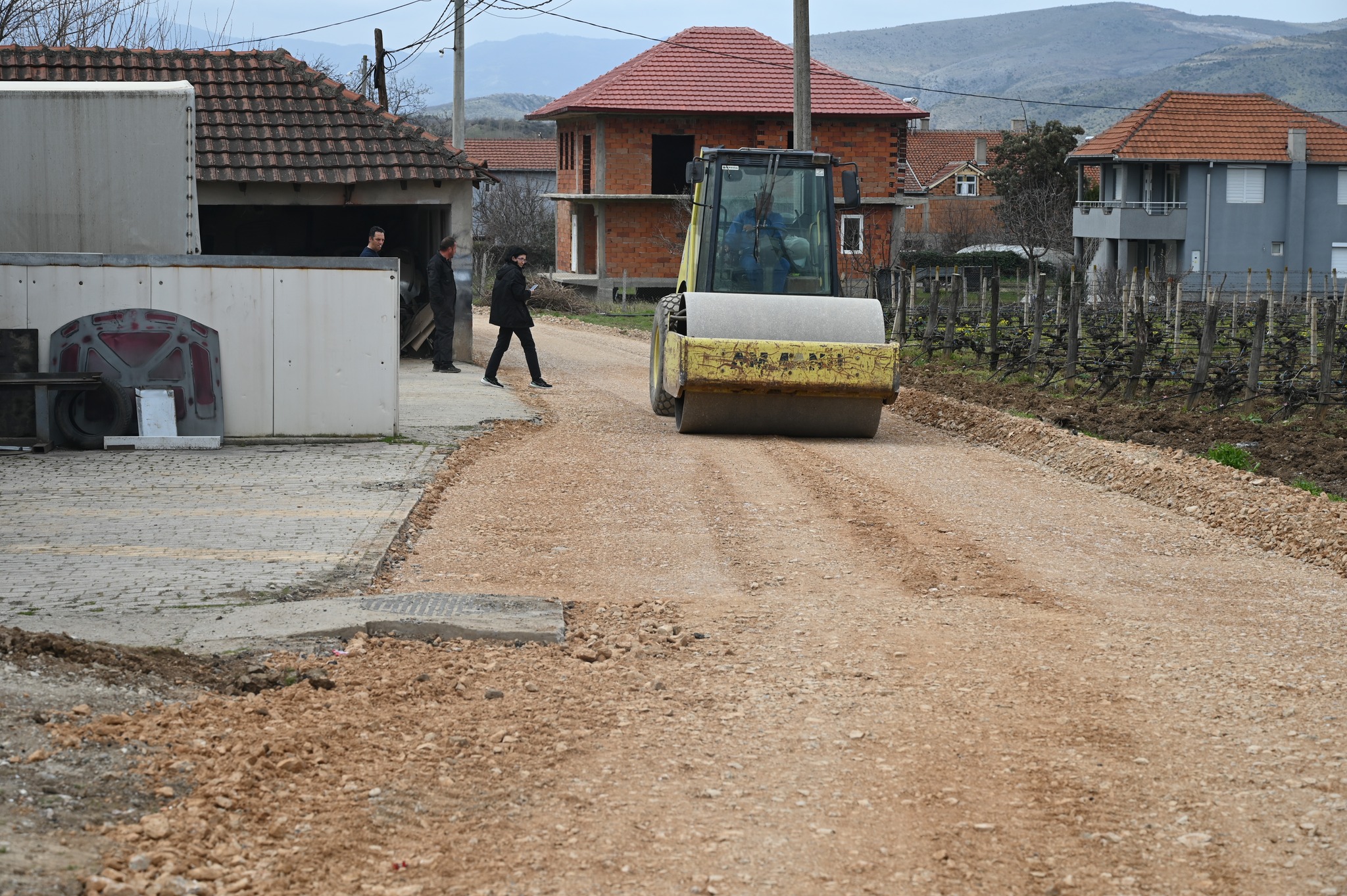 Јанчев: Се тампонираат улици во Возарци и Ресава, инвестираме во руралните средини