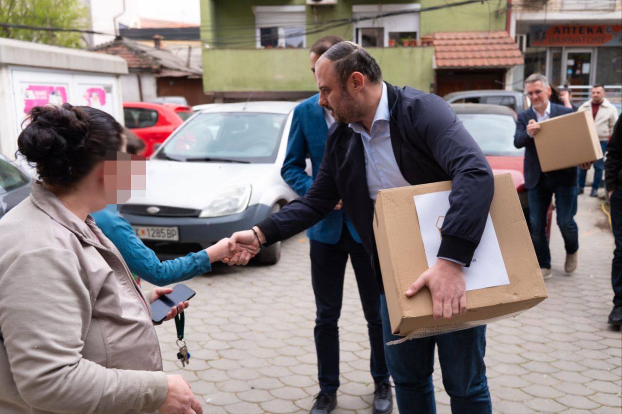 Ѓорѓиевски по повод Рамазан Бајрам, подели над 50 пакети со прехранбени производи на сограѓани од исламска вероисповед