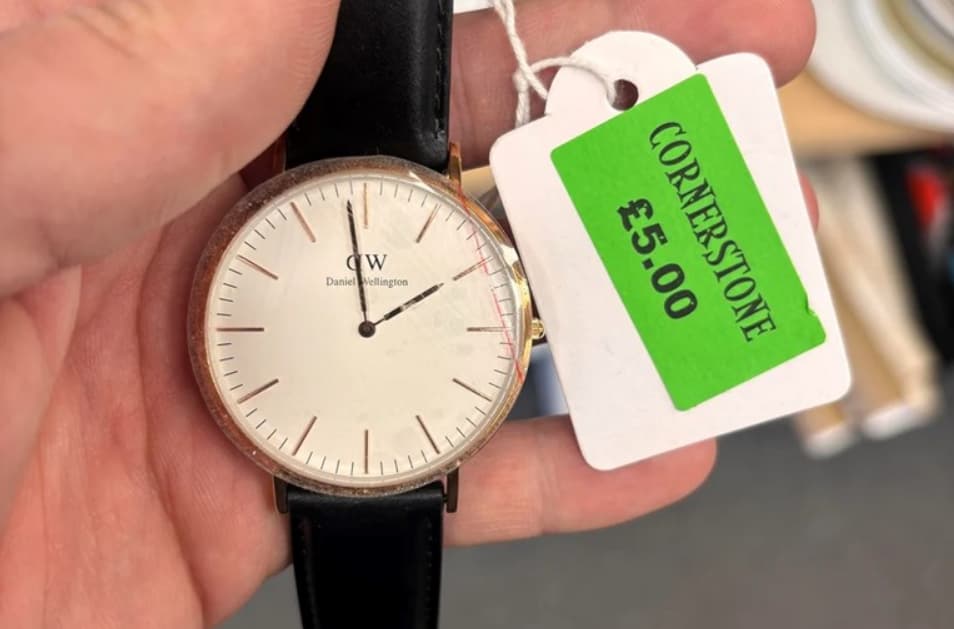 Купил часовник за 5 фунти, па се шокирал кога дознал колкава е неговата вредност