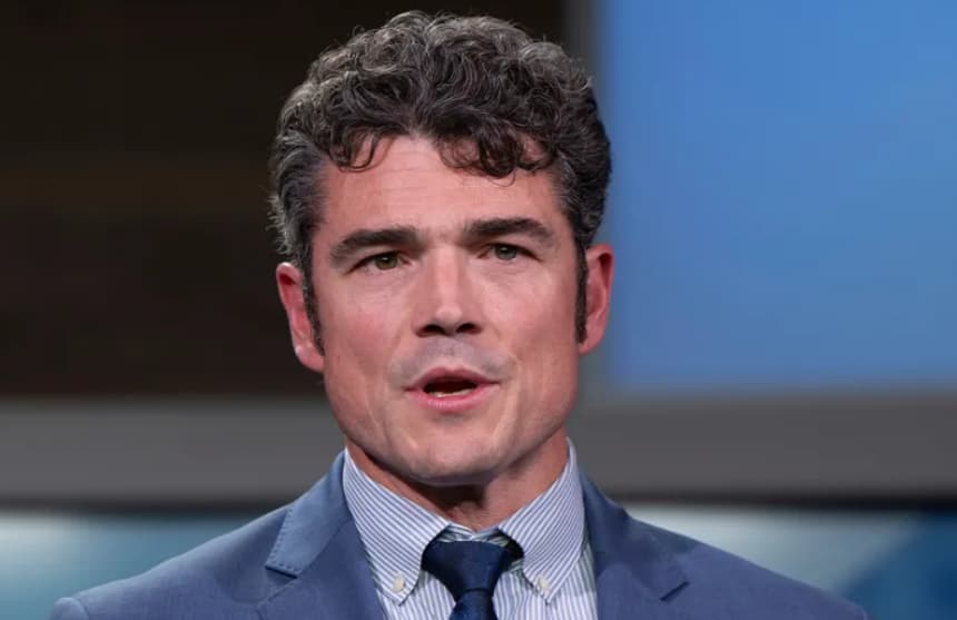 Џо Кент е под истрага на ФБИ- доскорешниот директор за борба против тероризам откривал доверливи податоци