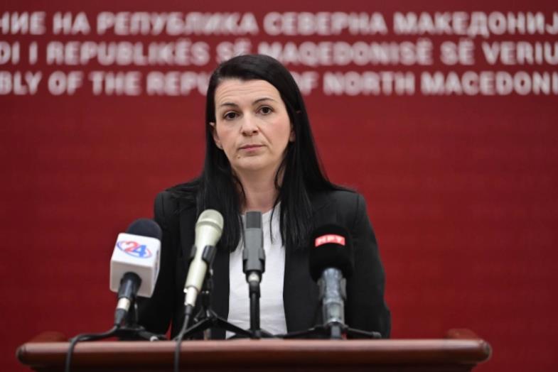 Костадиновска Стојчевска: СДСМ бара надзорна расправа за Законот за македонски јазик