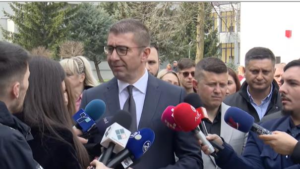 Мицкоски најави реконструкција на Владата во мај или јуни